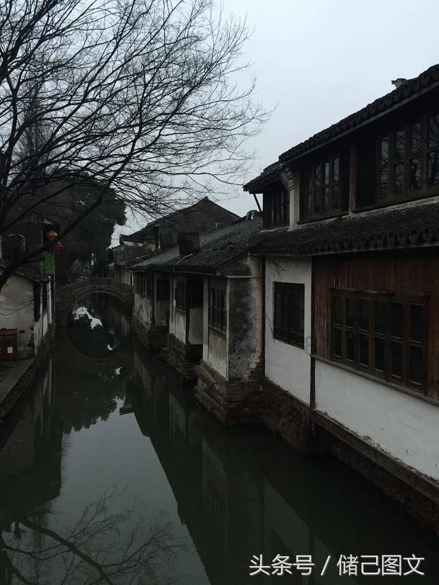 龙地逃生